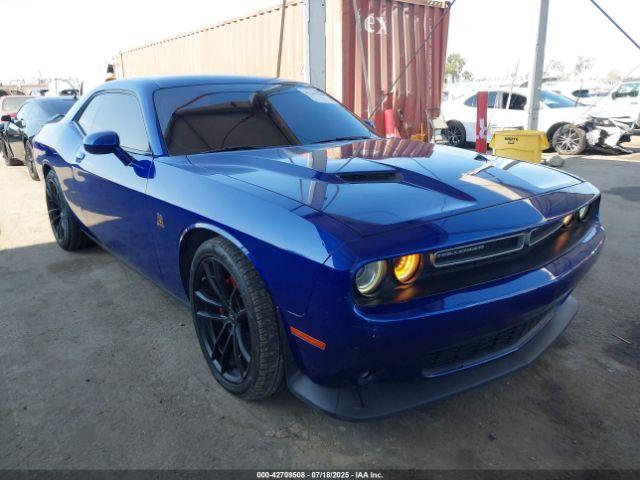  Salvage Dodge Challenger
