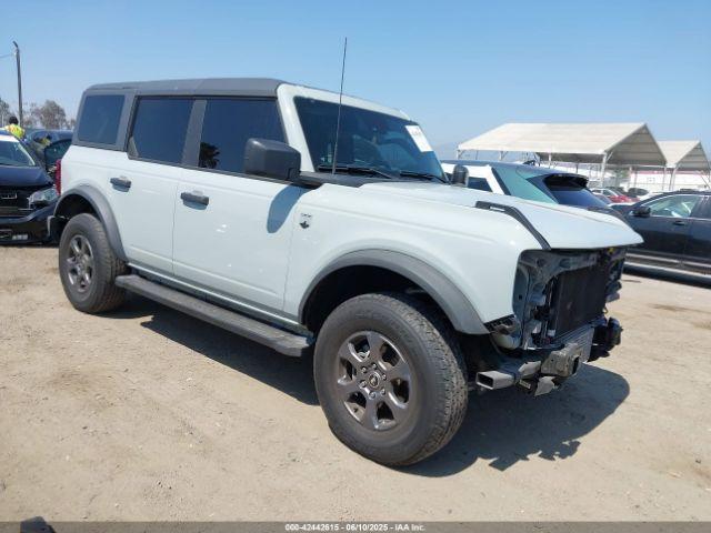 Salvage Ford Bronco
