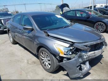  Salvage Nissan Altima