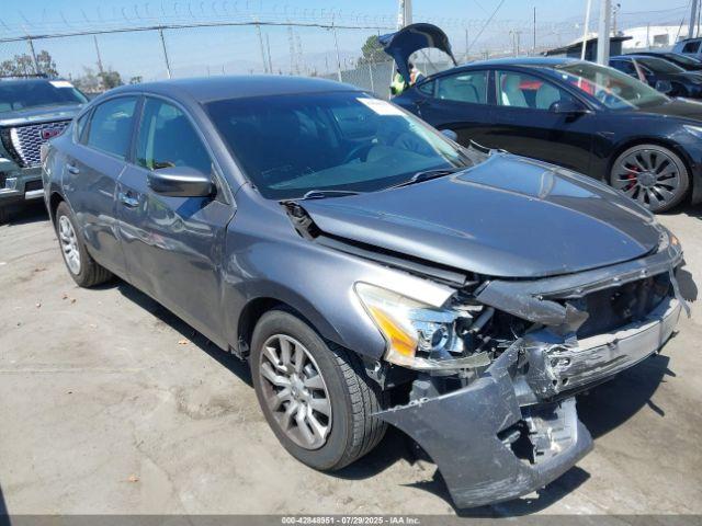  Salvage Nissan Altima