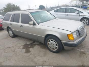  Salvage Mercedes-Benz 300