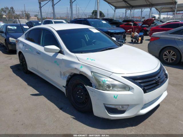  Salvage Nissan Altima