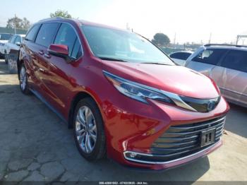  Salvage Toyota Sienna