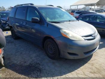  Salvage Toyota Sienna