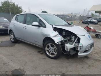  Salvage Nissan LEAF