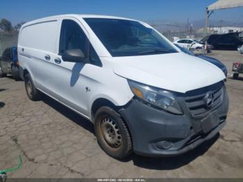  Salvage Mercedes-Benz Metris