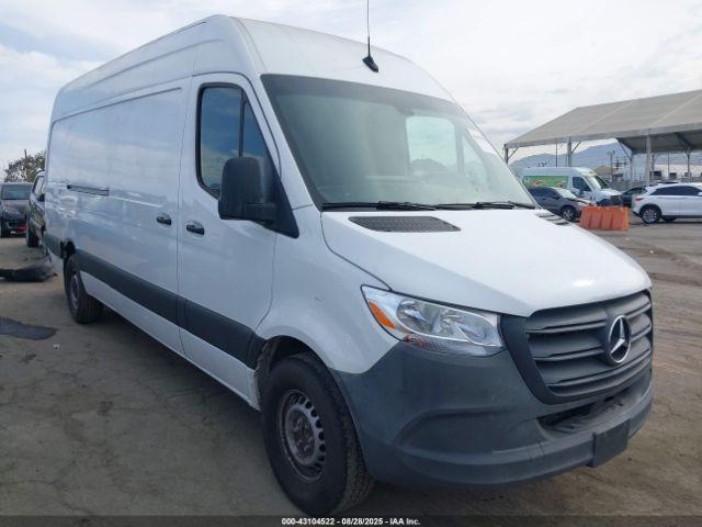  Salvage Mercedes-Benz Sprinter 2500