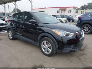  Salvage Nissan Kicks