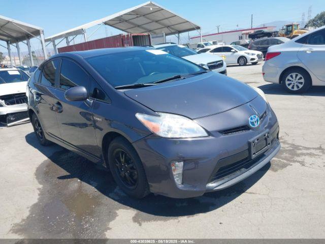  Salvage Toyota Prius