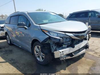  Salvage Toyota Sienna
