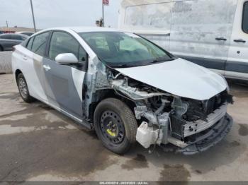  Salvage Toyota Prius