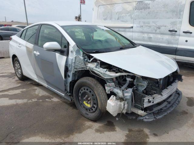  Salvage Toyota Prius