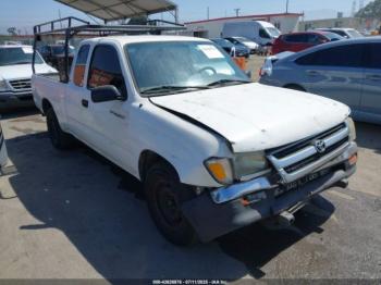  Salvage Toyota Tacoma