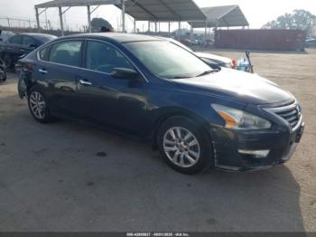  Salvage Nissan Altima