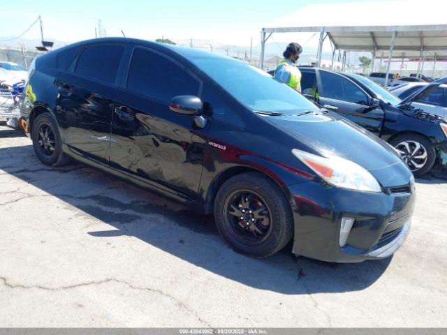  Salvage Toyota Prius