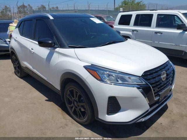  Salvage Nissan Kicks
