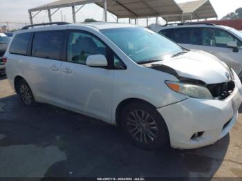  Salvage Toyota Sienna