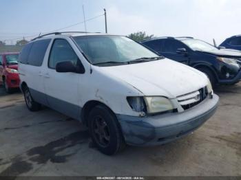  Salvage Toyota Sienna
