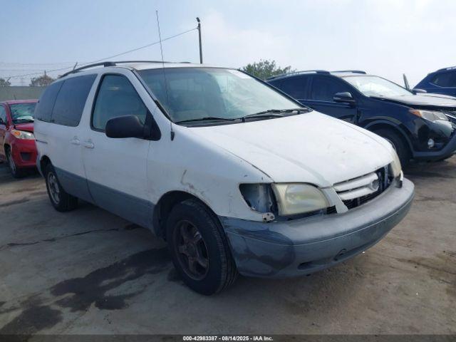  Salvage Toyota Sienna