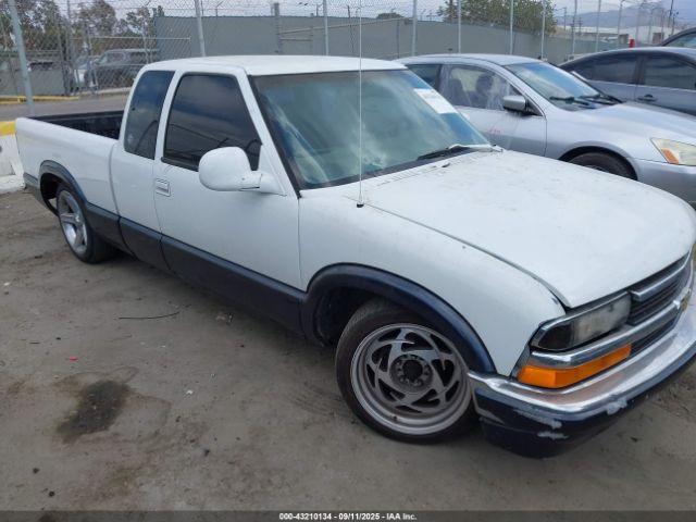  Salvage Chevrolet S-10