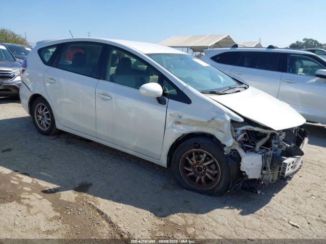  Salvage Toyota Prius v