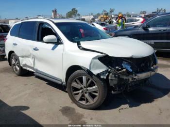 Salvage Nissan Pathfinder