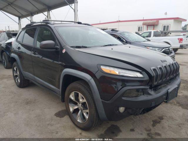  Salvage Jeep Cherokee