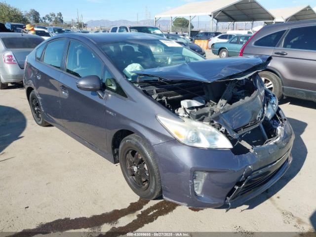  Salvage Toyota Prius