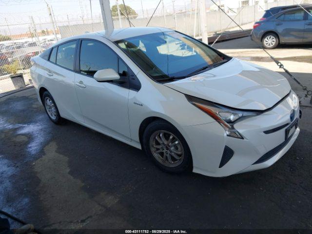  Salvage Toyota Prius