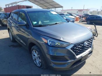  Salvage Hyundai TUCSON