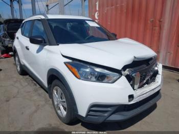  Salvage Nissan Kicks