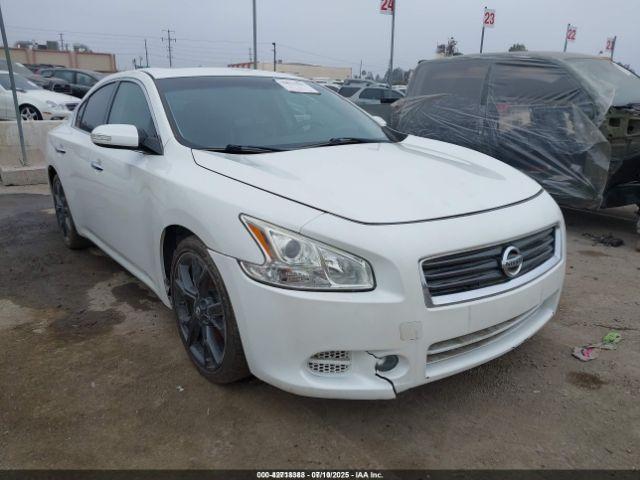  Salvage Nissan Maxima