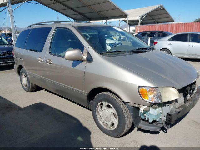  Salvage Toyota Sienna