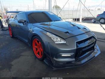  Salvage Nissan GT-R