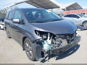  Salvage Toyota Sienna