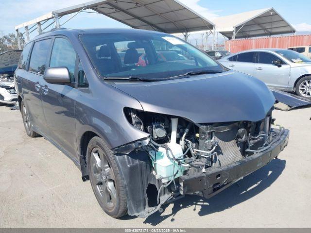  Salvage Toyota Sienna