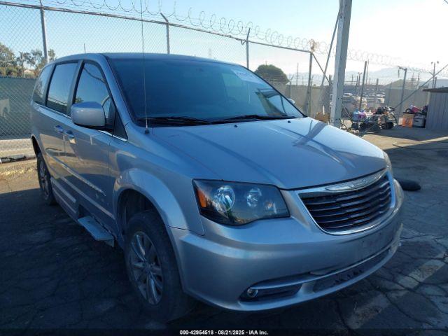  Salvage Chrysler Town & Country