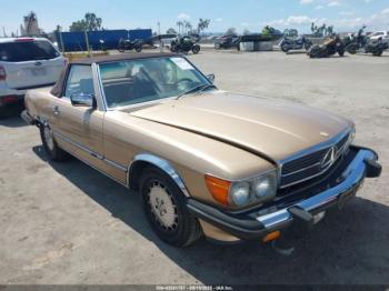  Salvage Mercedes-Benz 560