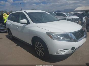  Salvage Nissan Pathfinder