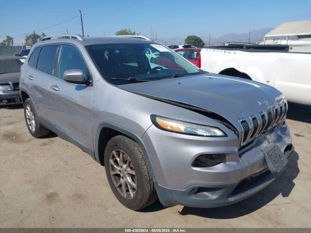  Salvage Jeep Cherokee