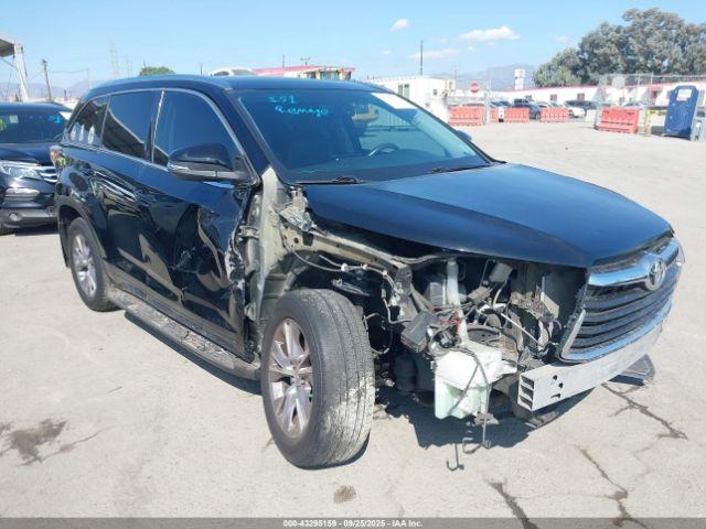  Salvage Toyota Highlander