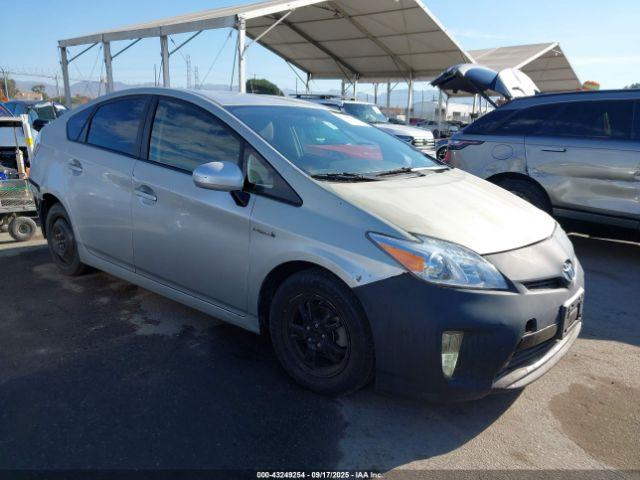  Salvage Toyota Prius