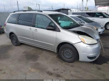  Salvage Toyota Sienna