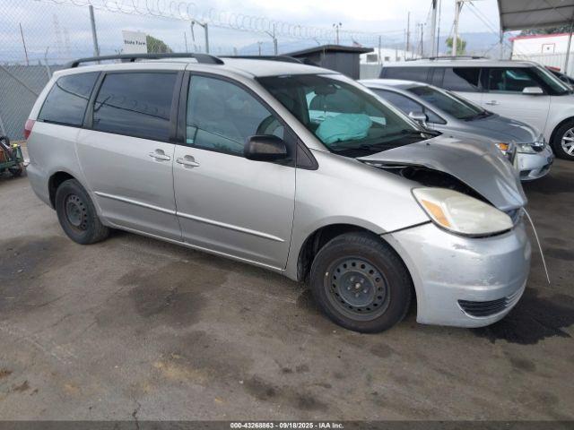  Salvage Toyota Sienna