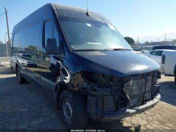  Salvage Mercedes-Benz Sprinter 2500