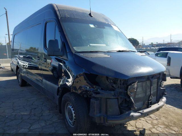 Salvage Mercedes-Benz Sprinter 2500