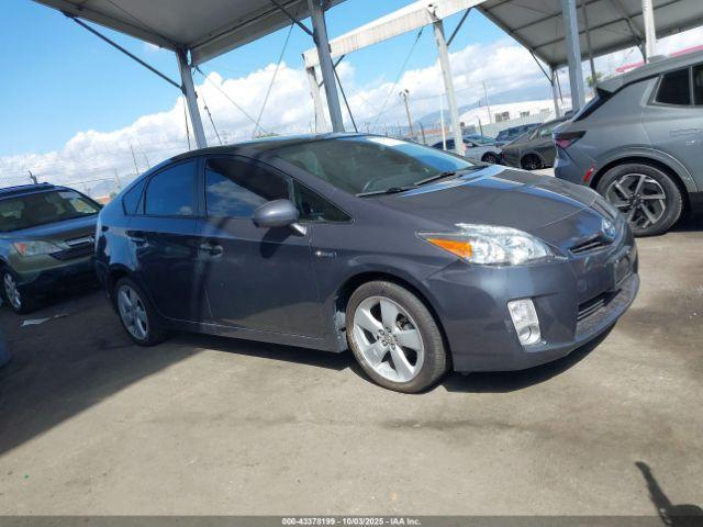  Salvage Toyota Prius