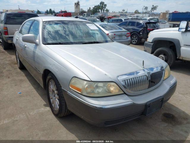  Salvage Lincoln Towncar