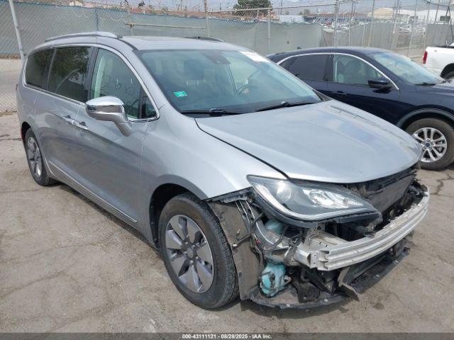  Salvage Chrysler Pacifica