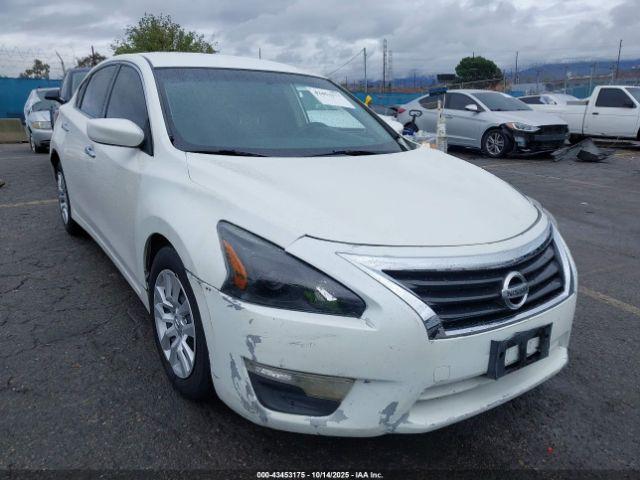  Salvage Nissan Altima